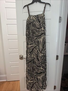 True Destinations Zebra  Maxi Dress with Wooden bead Straps. great resort/vacay